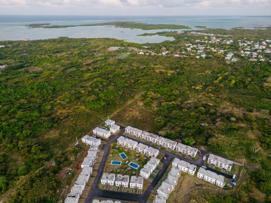 Le Palmiste Lovely 2-Bedroom Duplex With Pool Grand Gaube Luaran gambar